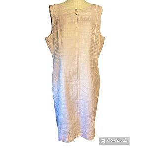 Chelsea Rose Pale Pink Sleeveless Midi Dress